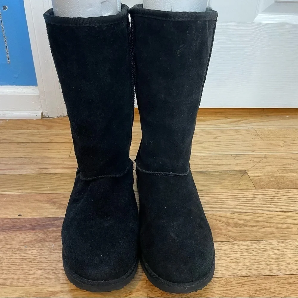 Old Navy black suede faux shearling boots size 8